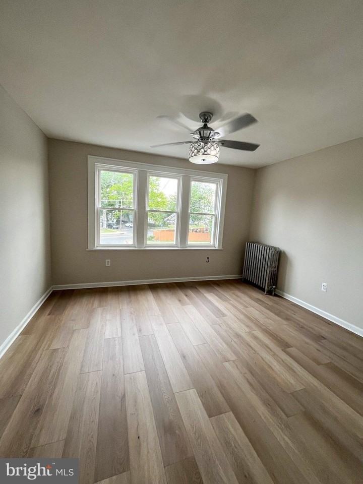 1512 S Broad St - Photo 3 of 12