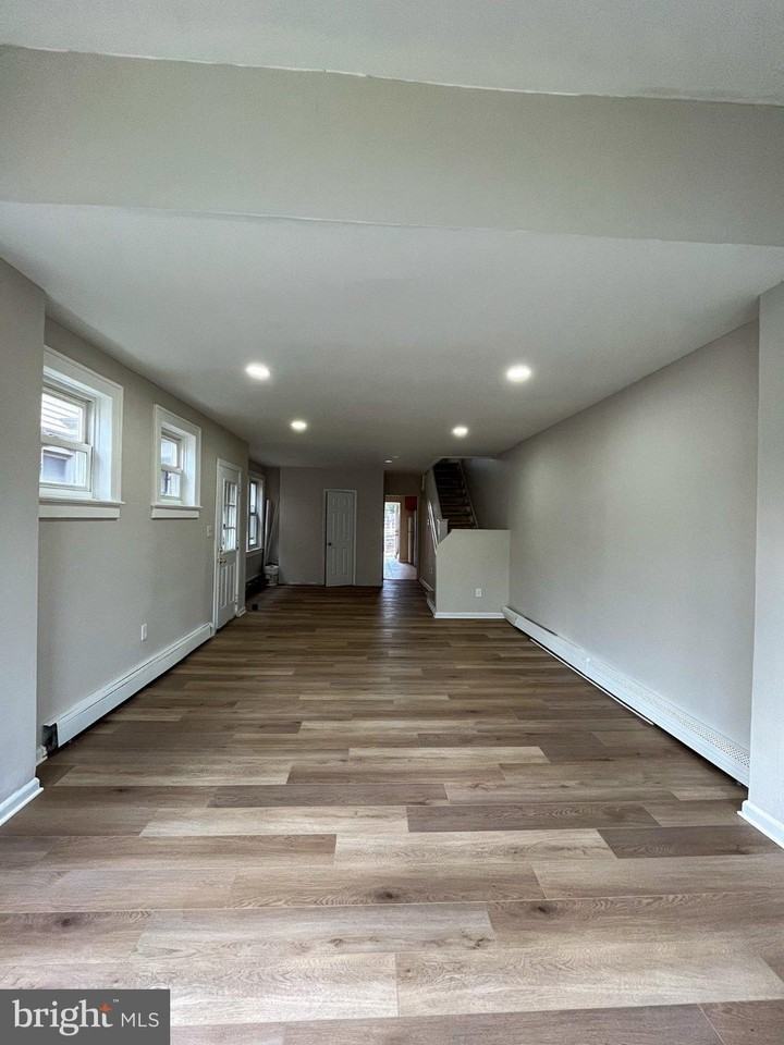 1512 S Broad St - Photo 7 of 12