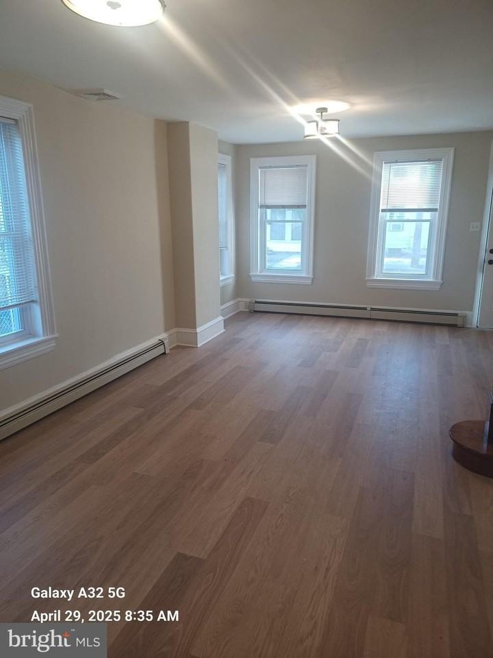 225 Otter St - Photo 5 of 14