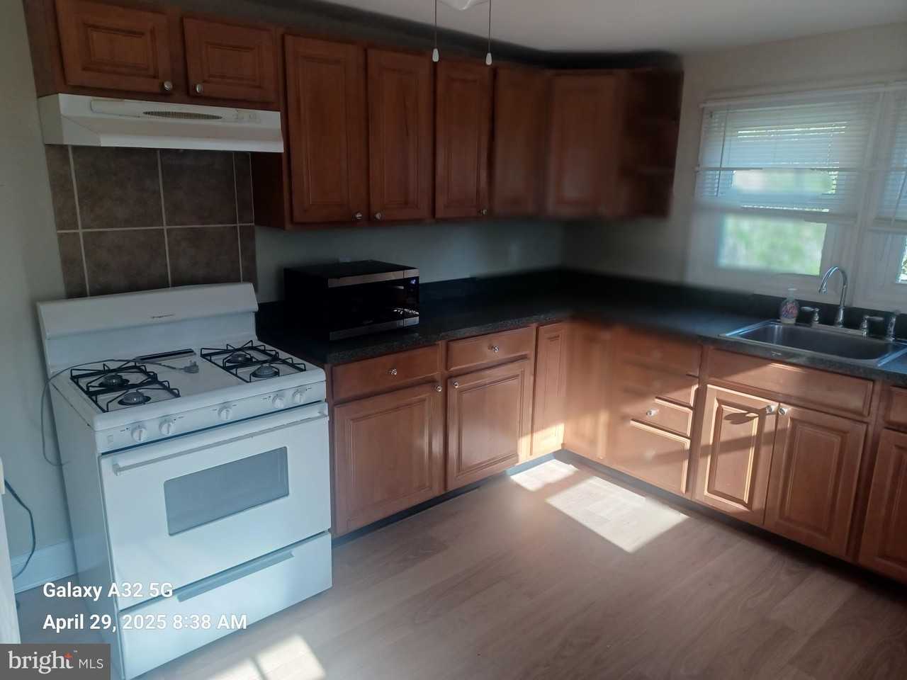 225 Otter St - Photo 7 of 14