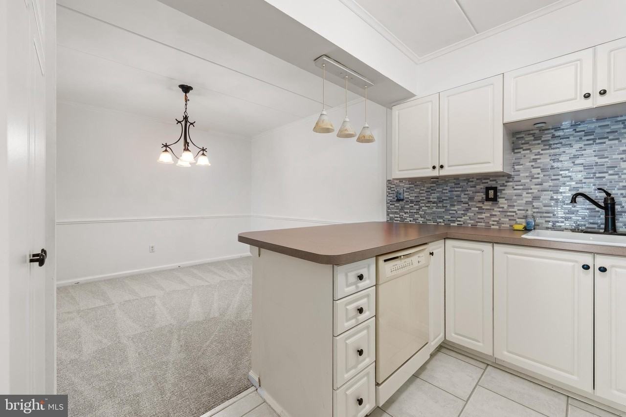 81 Oakridge Dr - Photo 5 of 11