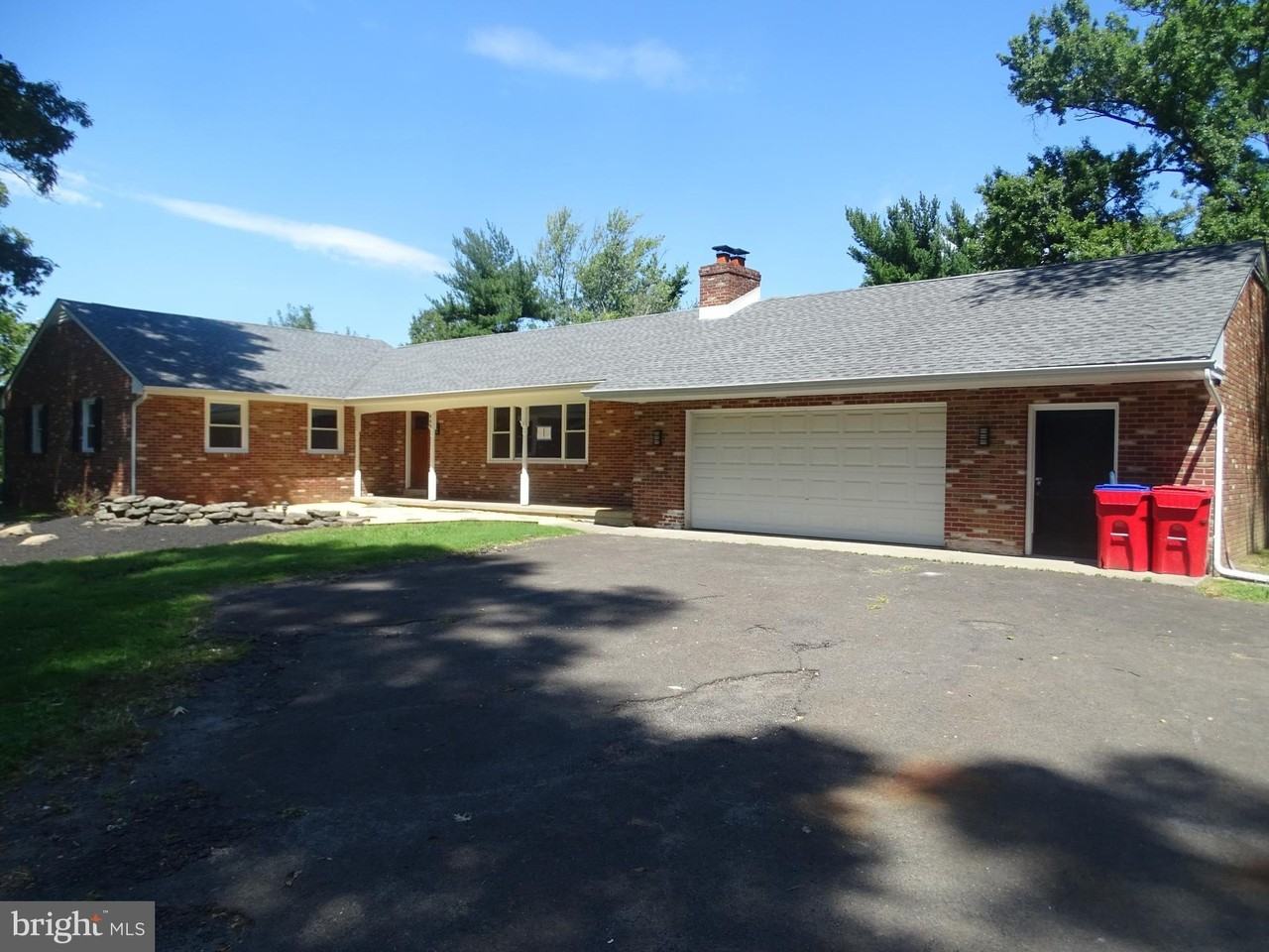 449 E Street Rd - Photo 2 of 34