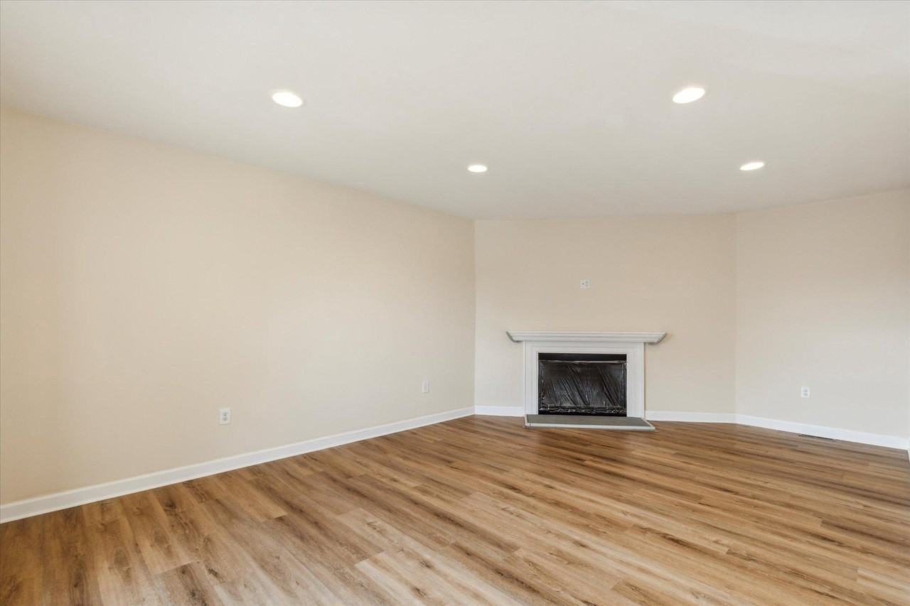 1112 Whitpain Hls - Photo 2 of 17