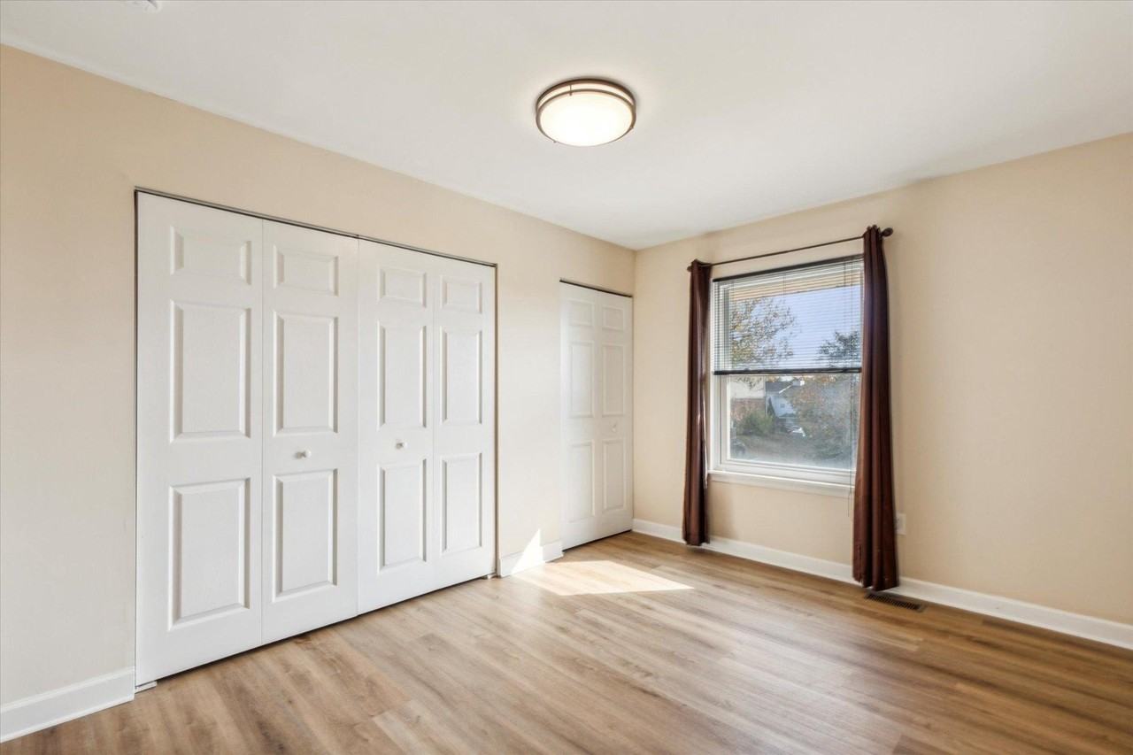 1112 Whitpain Hls - Photo 6 of 17