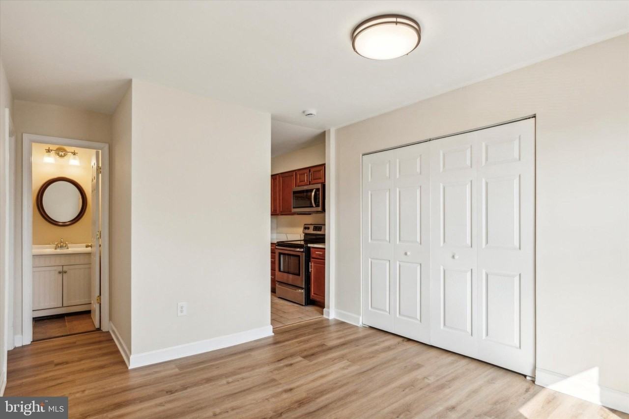 1112 Whitpain Hls - Photo 7 of 17