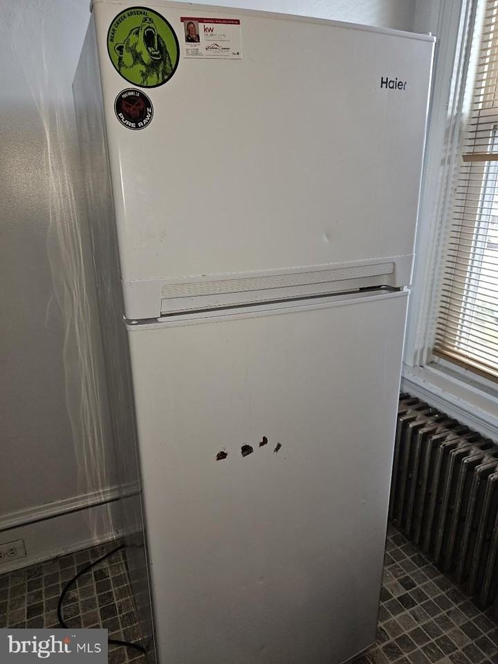 541 E High St #2R - Photo 4 of 9