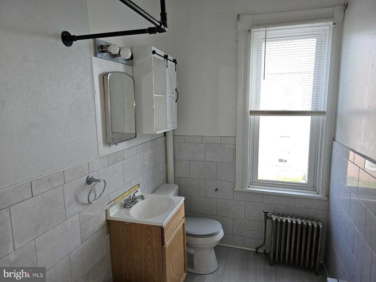 541 E High St #2R - Photo 5 of 9