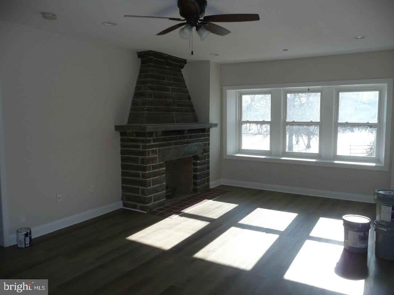 536 Easton Rd #2 - Photo 7 of 13