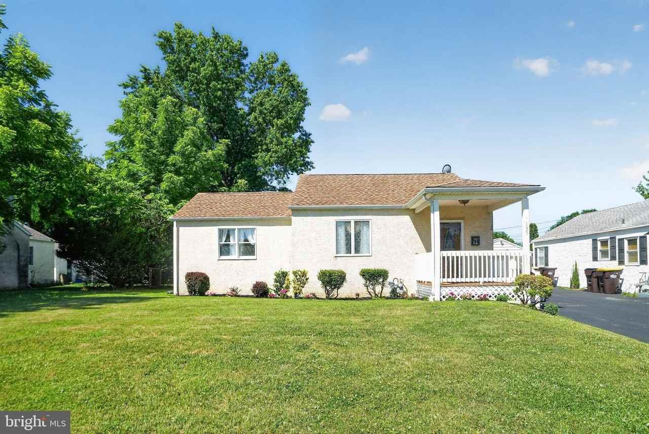137 Walker Ln - Photo 2 of 36