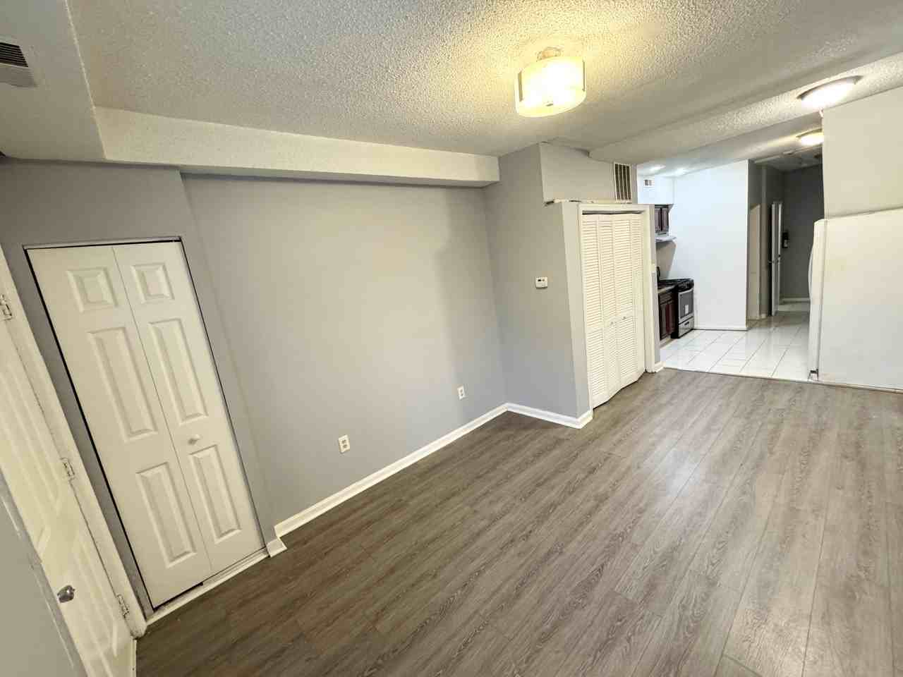 1537 A St Se - Photo 2 of 19