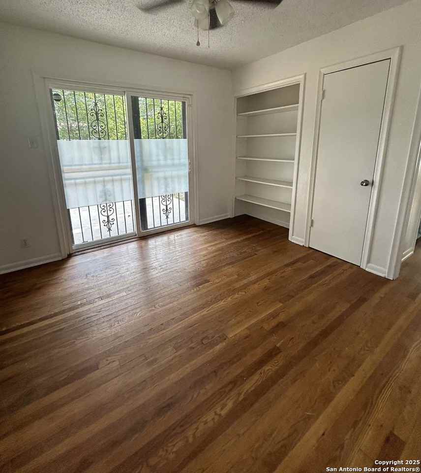 355 Cresham Dr - Photo 4 of 18