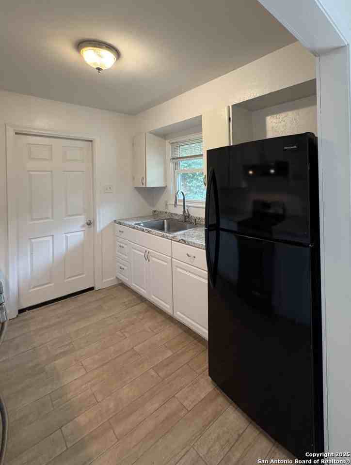 355 Cresham Dr - Photo 6 of 18