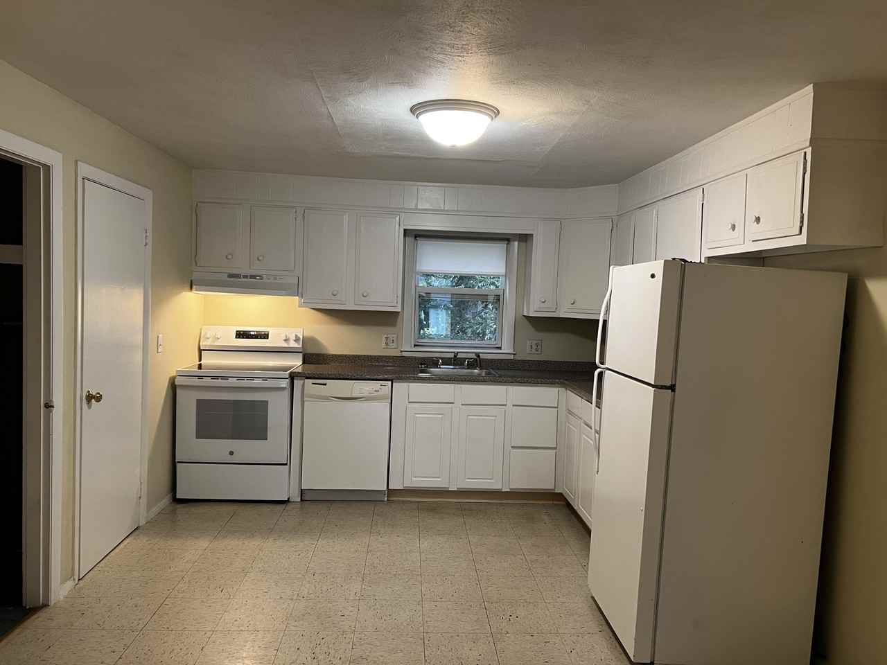 70 Lorchris St #9 - Photo 5 of 7