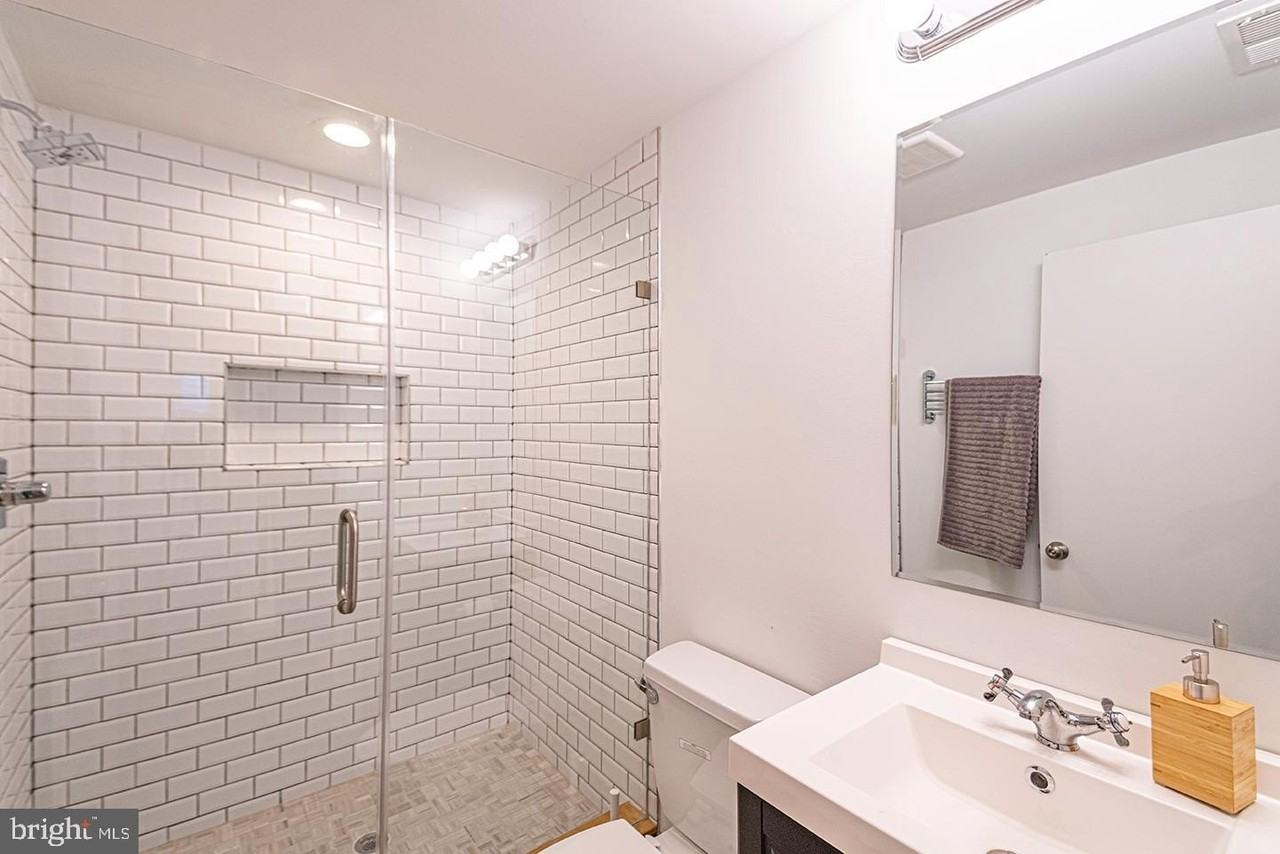 2137 Cross St - Photo 3 of 24