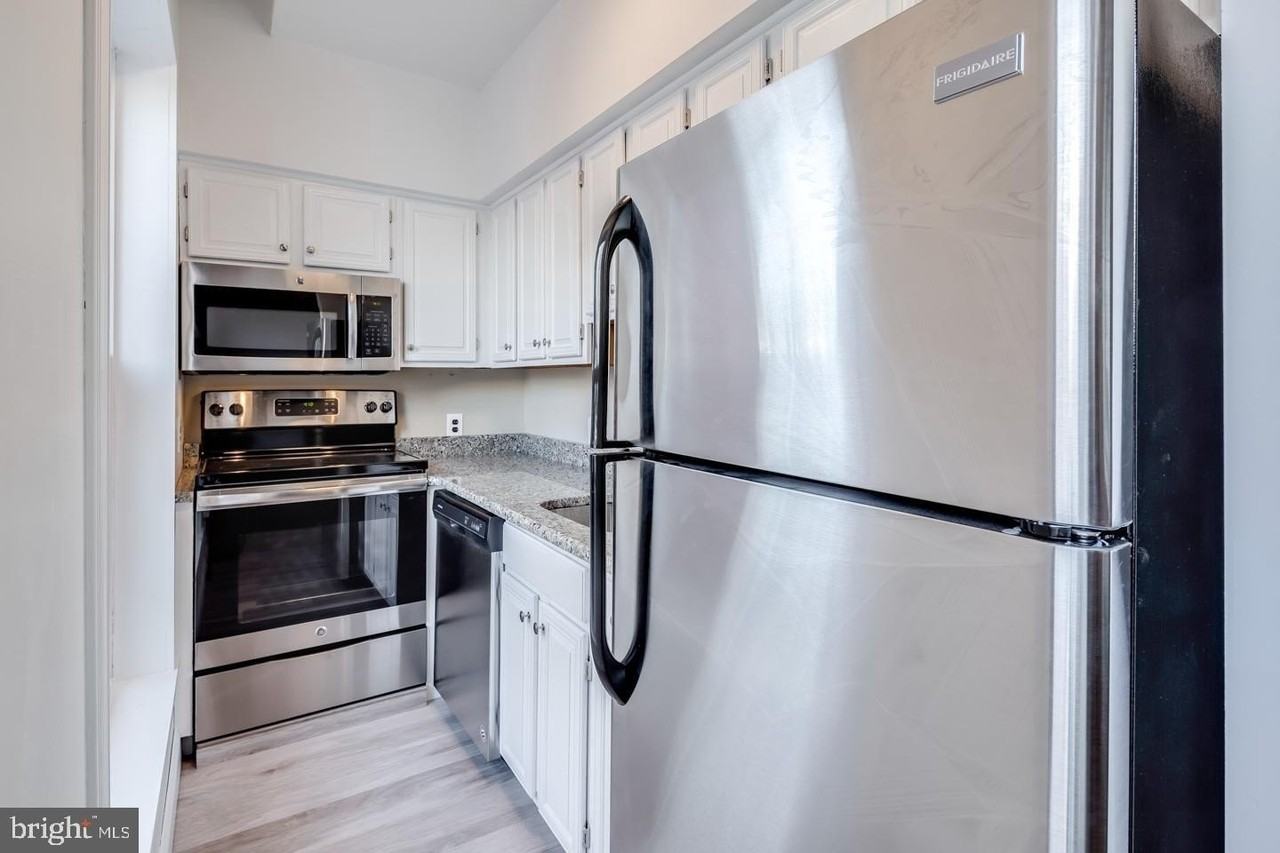 234 N 3rd St #403 - Photo 2 of 9