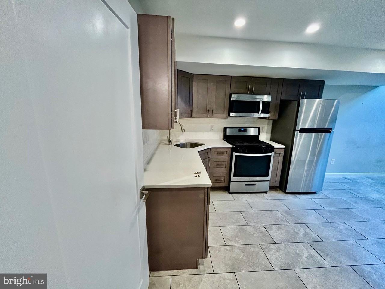 4811 Walnut St - Photo 3 of 20