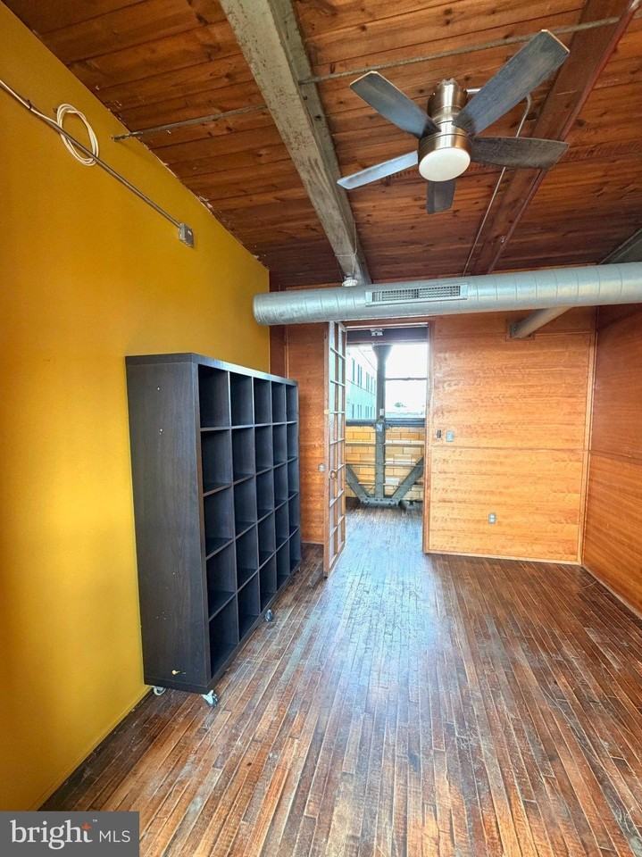 111 W Norris St - Photo 2 of 16