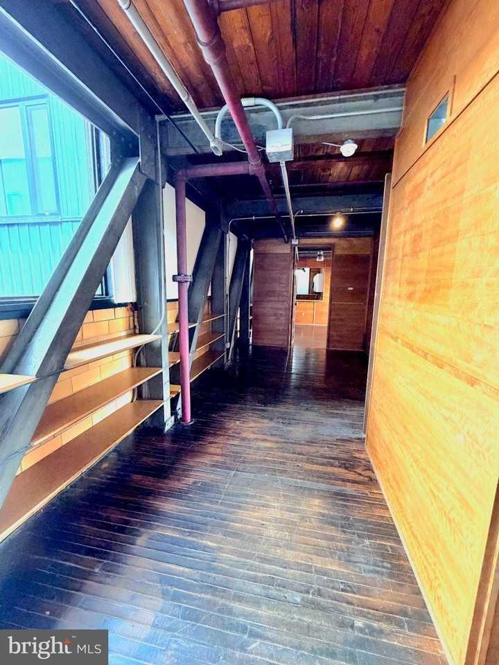 111 W Norris St - Photo 3 of 16
