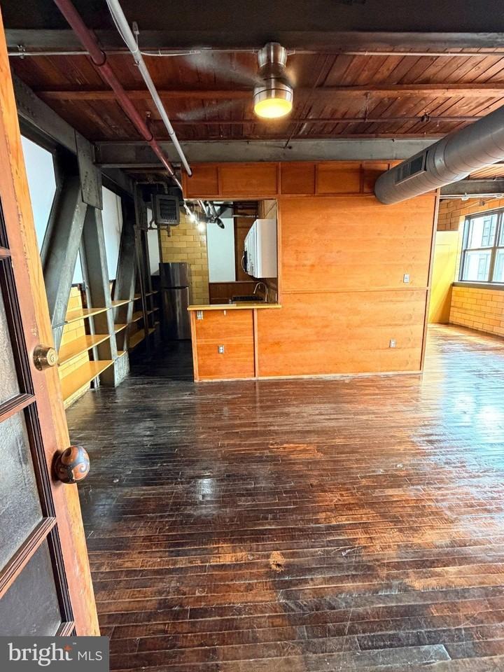 111 W Norris St - Photo 7 of 16