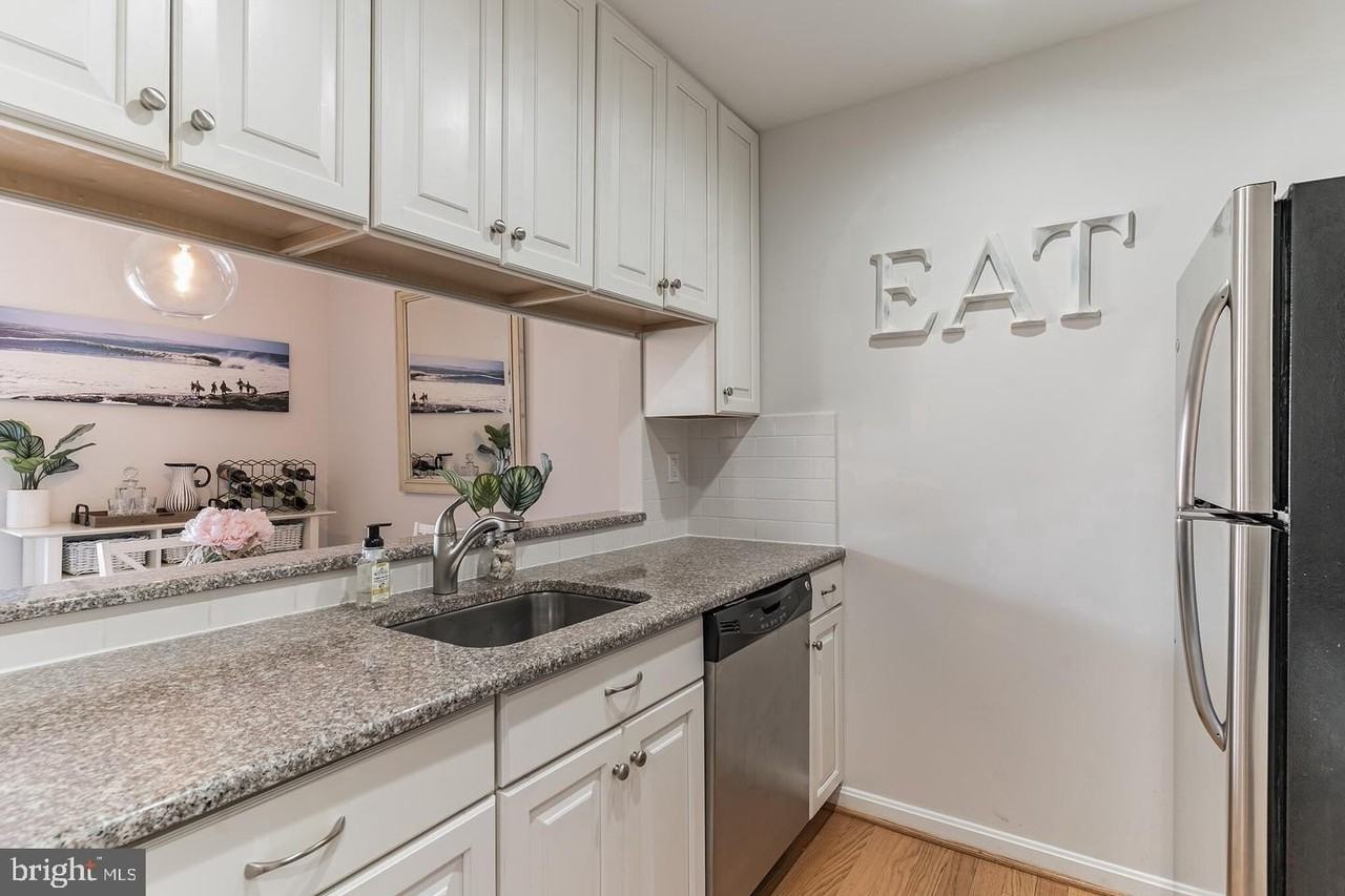 1020 N Stafford St #408 - Photo 6 of 15