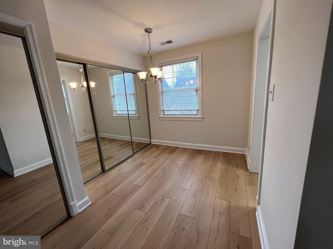 2809 Arlington Blvd #149 - Photo 5 of 12