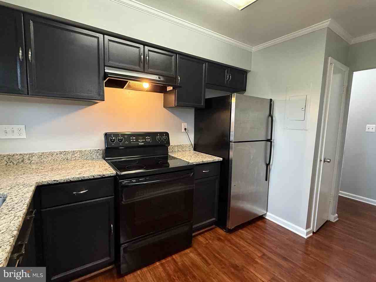 3240 S 28th St #302 - Photo 5 of 14