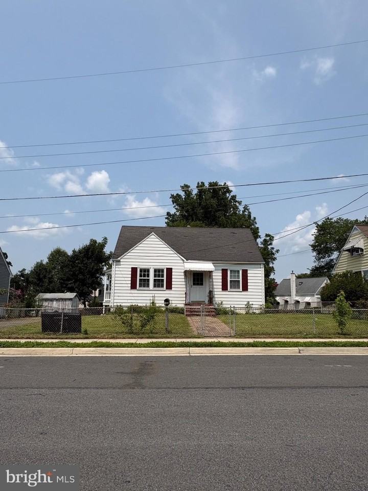 10902 Milburn St - Photo 2 of 2