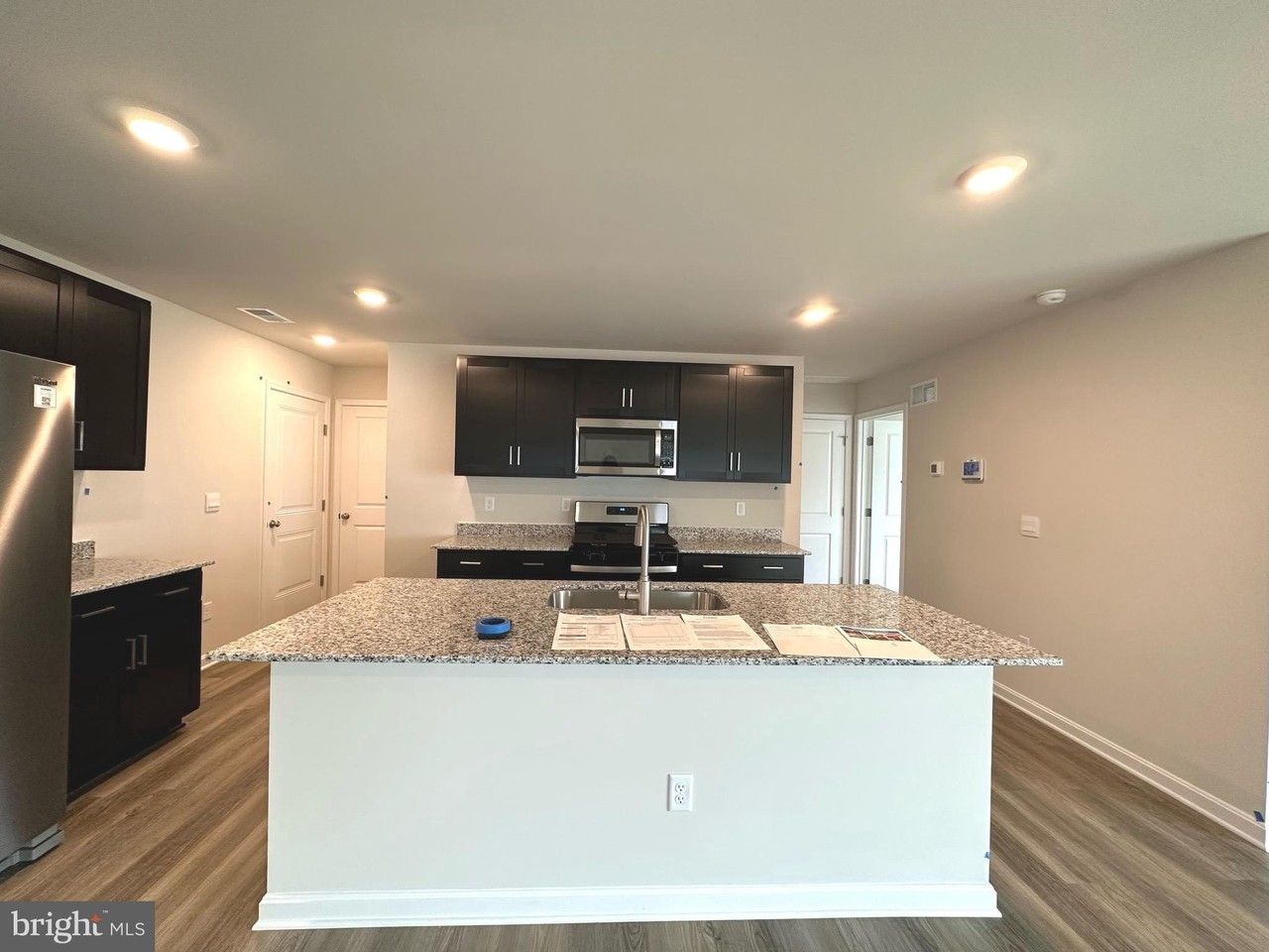 124 Charing Cross Dr - Photo 3 of 29