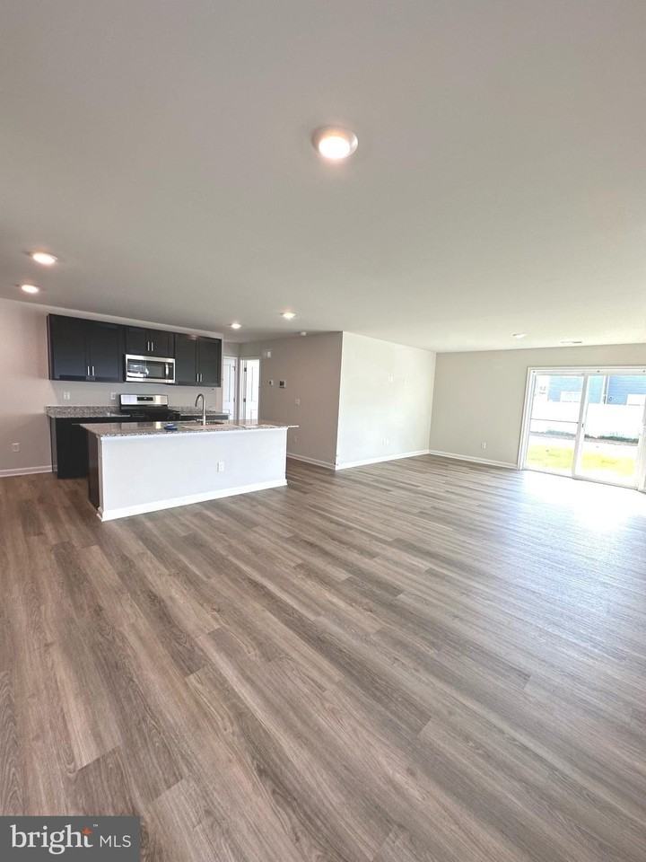 124 Charing Cross Dr - Photo 4 of 29