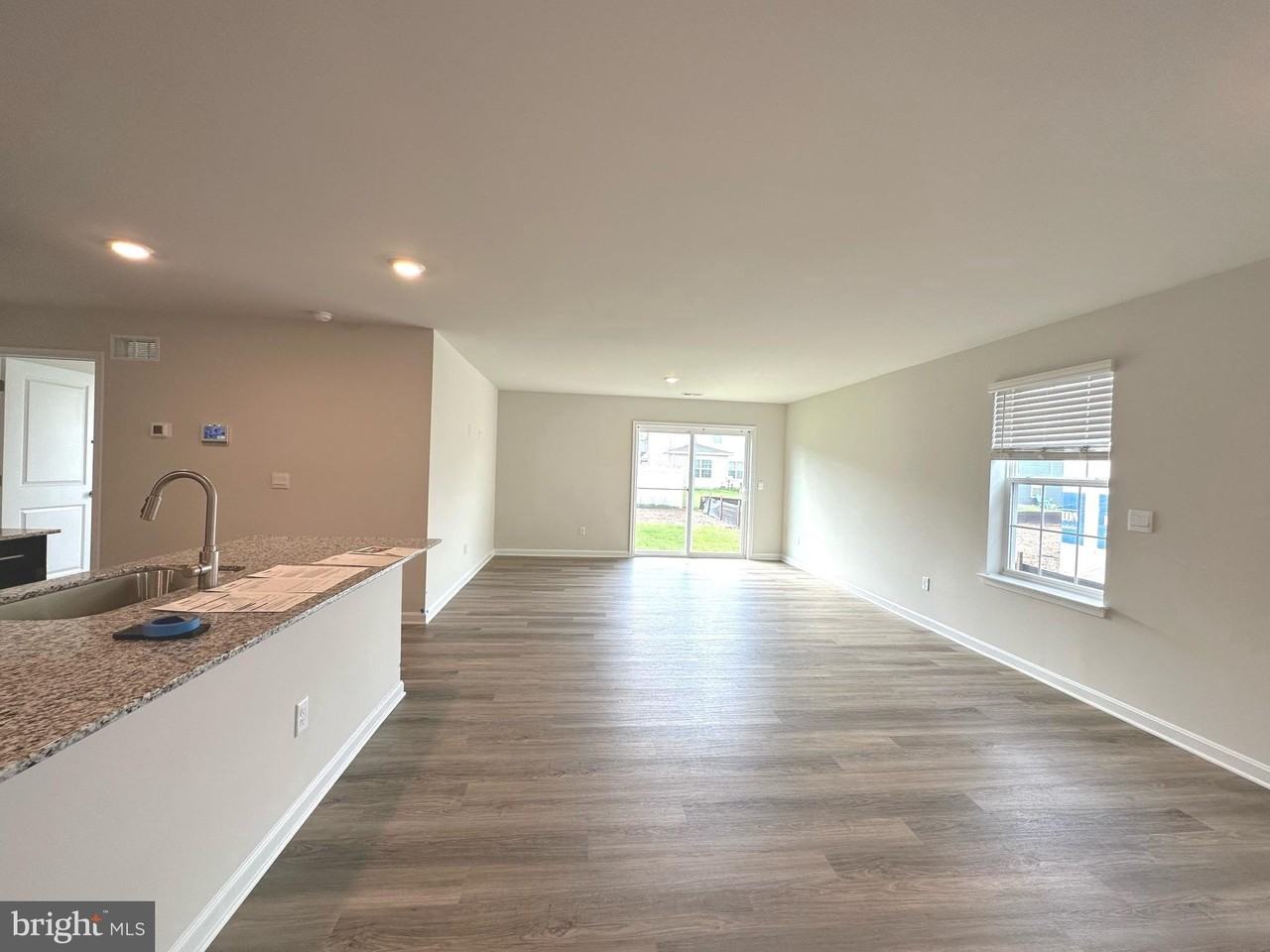 124 Charing Cross Dr - Photo 6 of 29