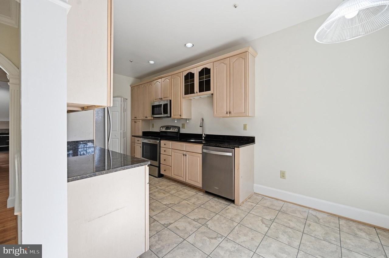 6030 Kelsey Ct - Photo 6 of 27