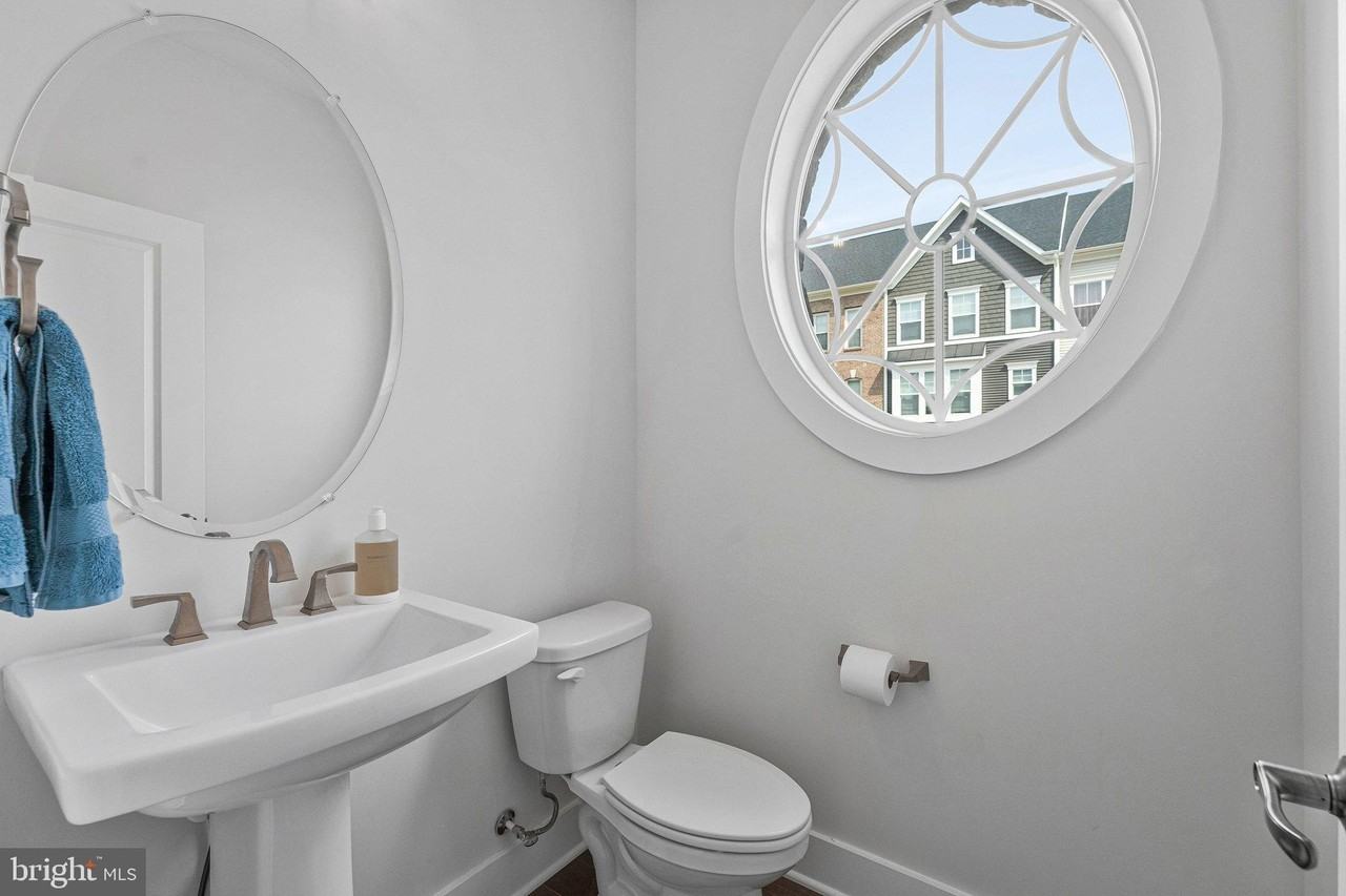 14803 Retreat Blvd - Photo 7 of 50