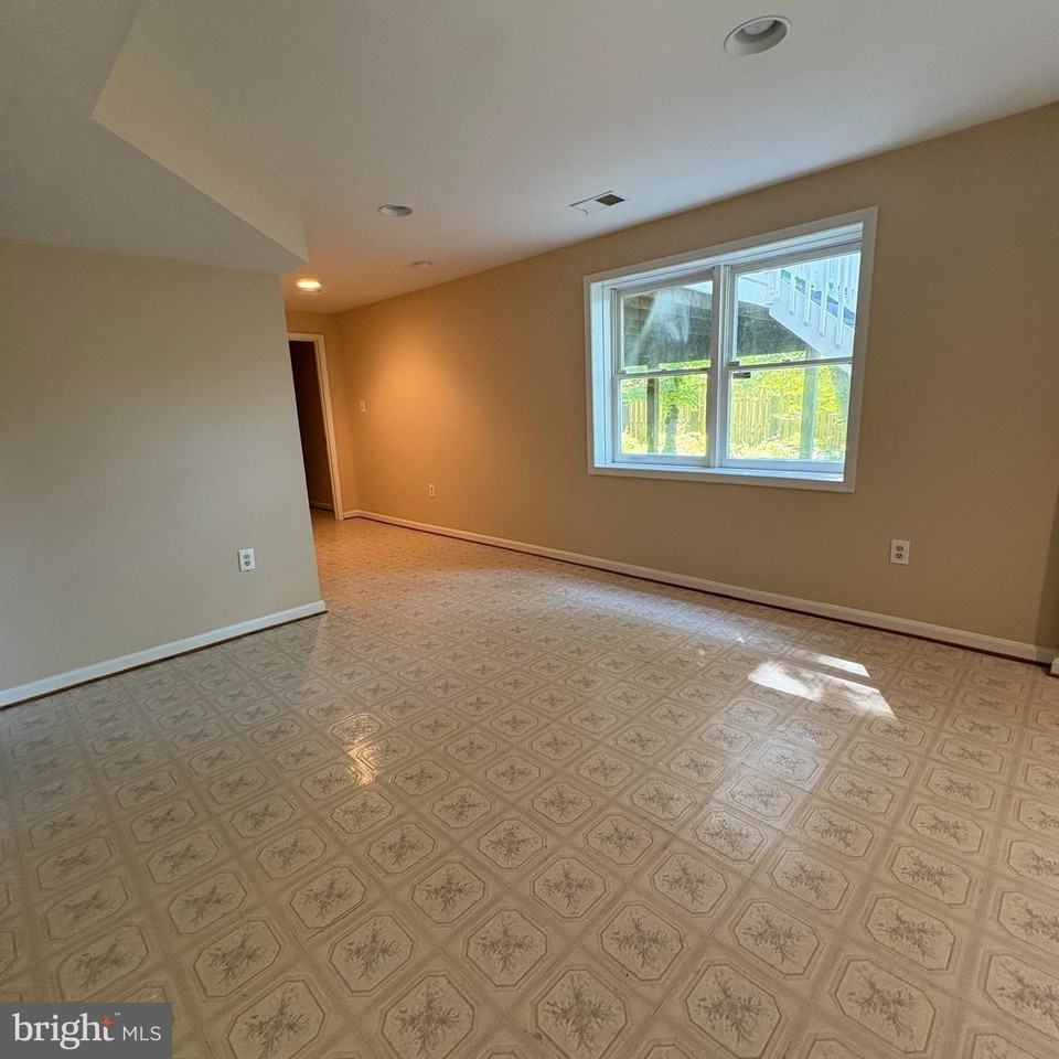 3502 Holly Rd - Photo 7 of 24