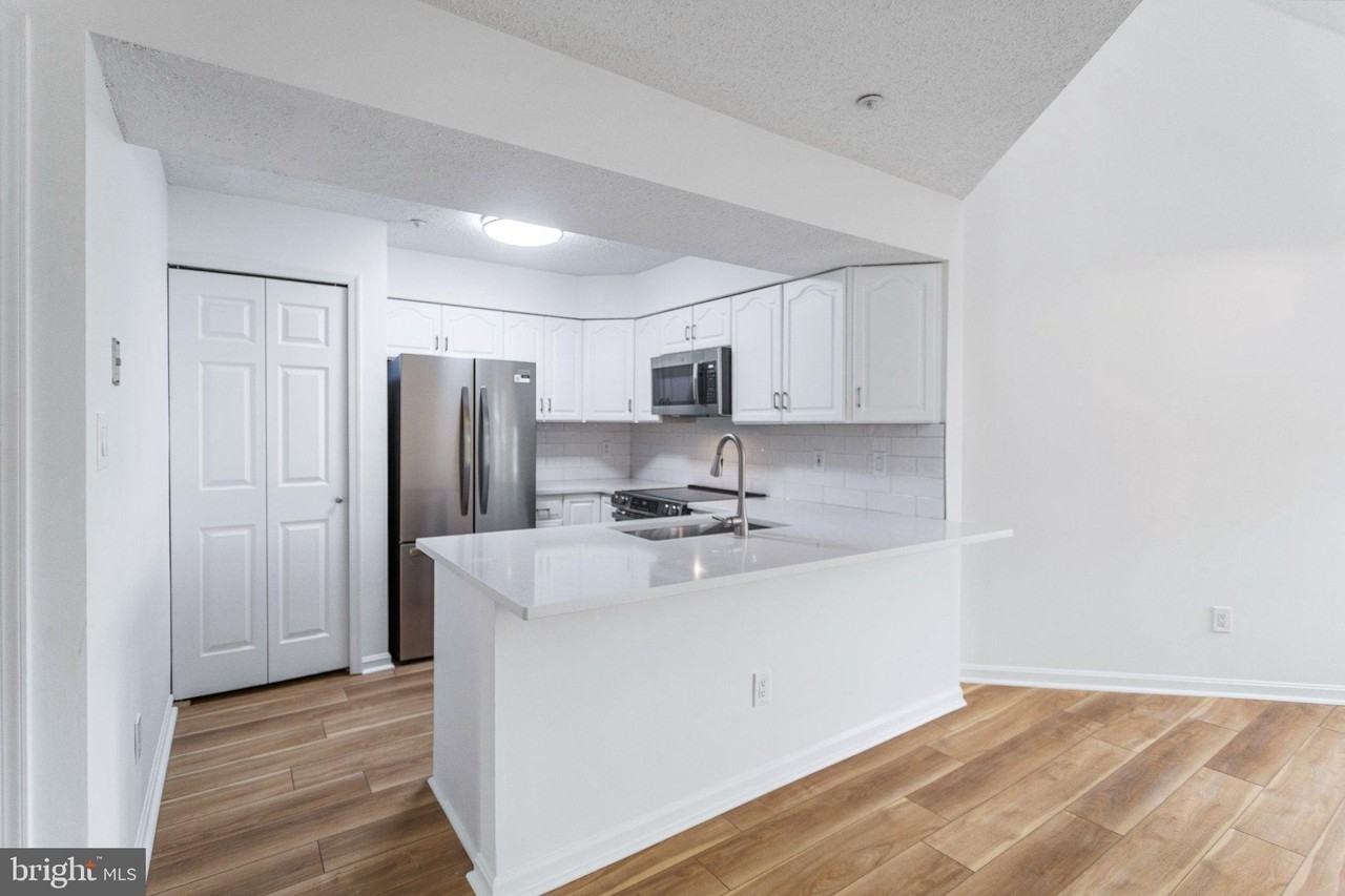 6008 Mersey Oaks Way - Photo 7 of 28