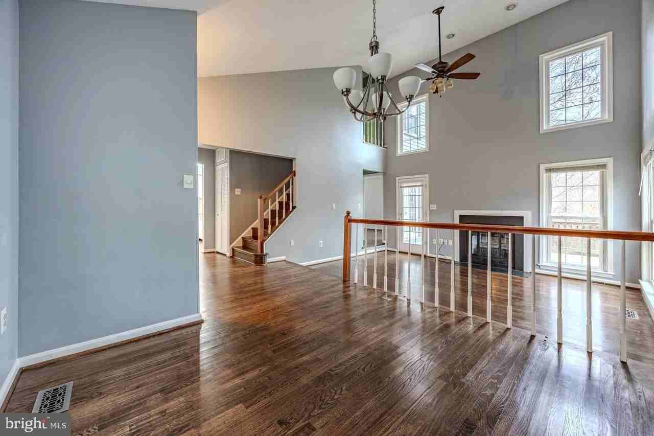 8200 Maple Ridge Ave - Photo 3 of 35