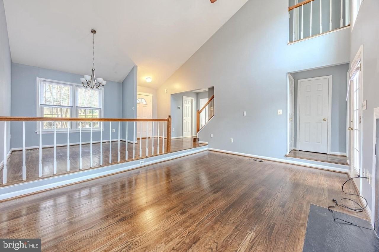 8200 Maple Ridge Ave - Photo 5 of 35