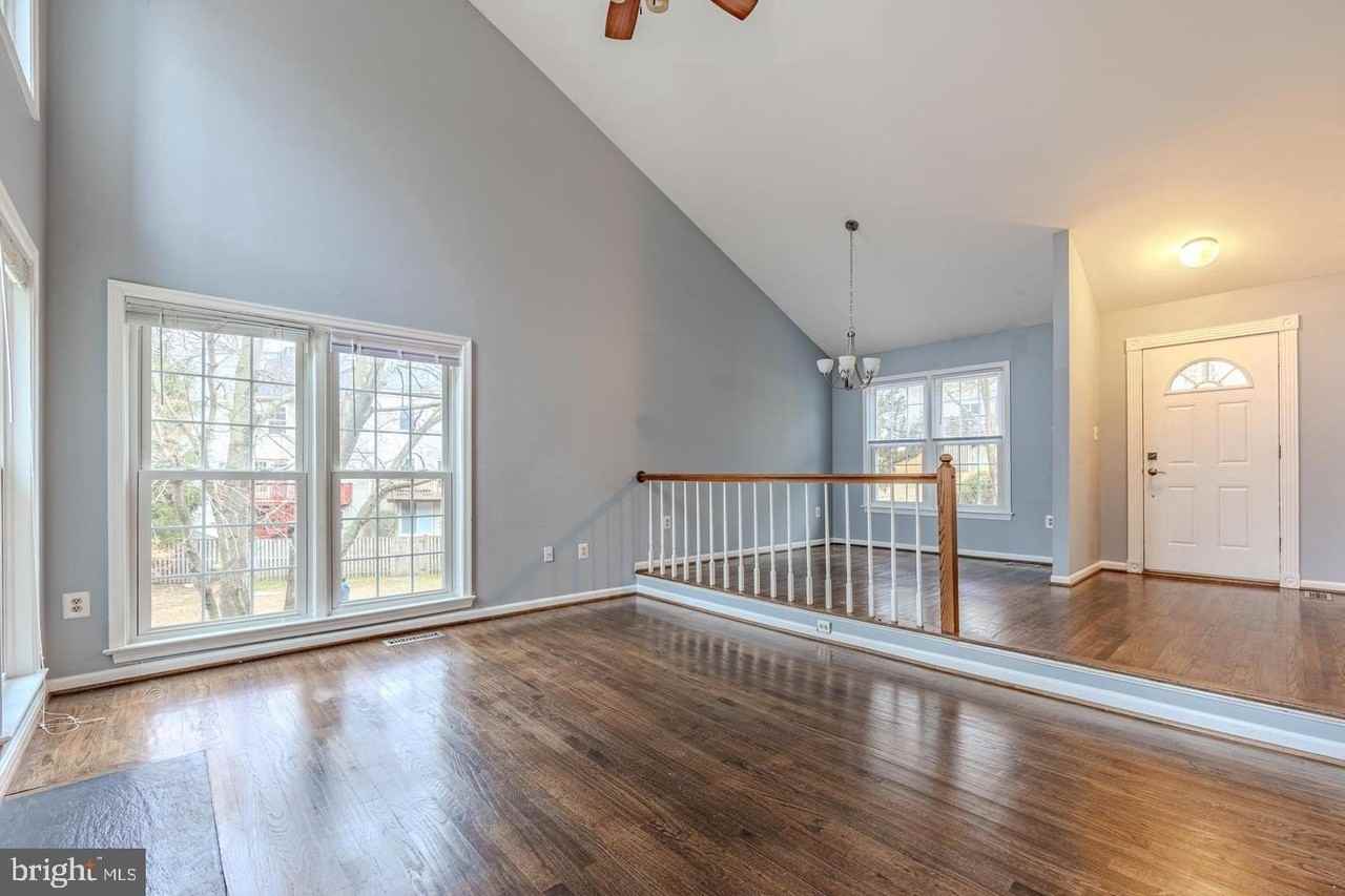 8200 Maple Ridge Ave - Photo 6 of 35