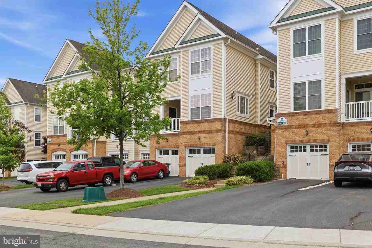 43905 Hickory Corner Ter #105 - Photo 3 of 19