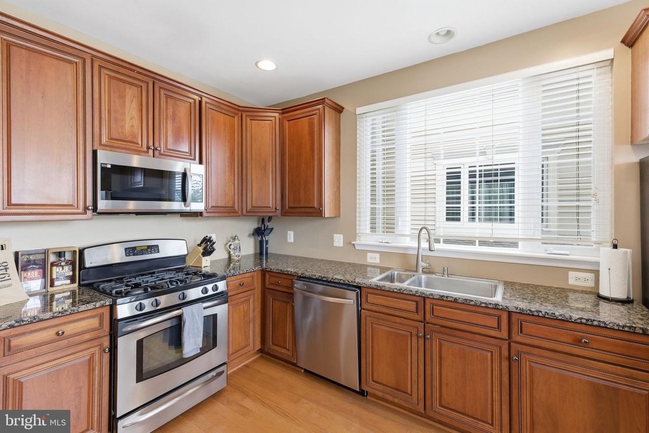 43905 Hickory Corner Ter #105 - Photo 7 of 19