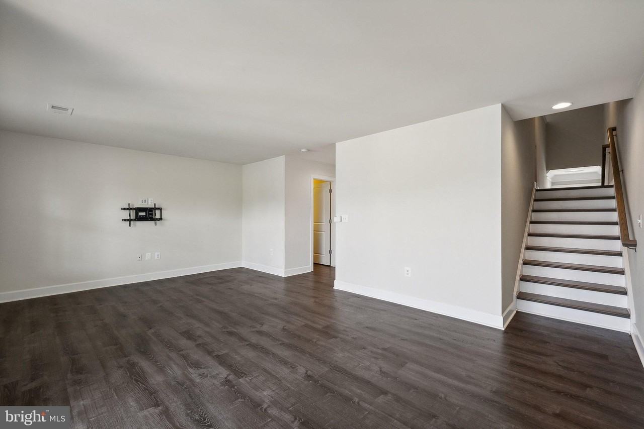 13827 Litespeed Way - Photo 3 of 25