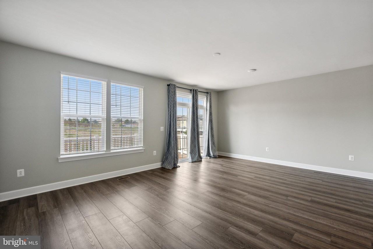 13827 Litespeed Way - Photo 5 of 25