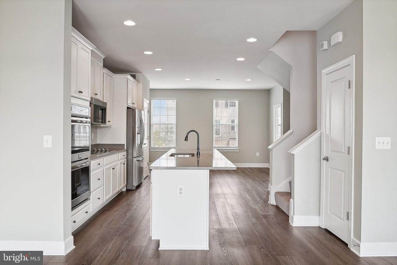 13827 Litespeed Way - Photo 7 of 25