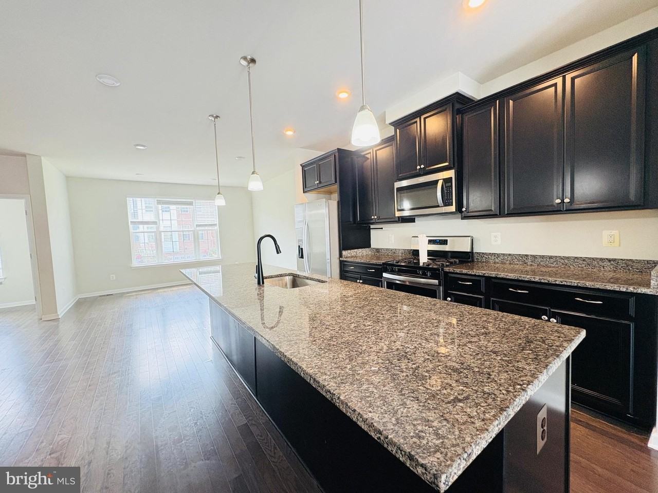 11032 Blackburn Cove Ln - Photo 3 of 16