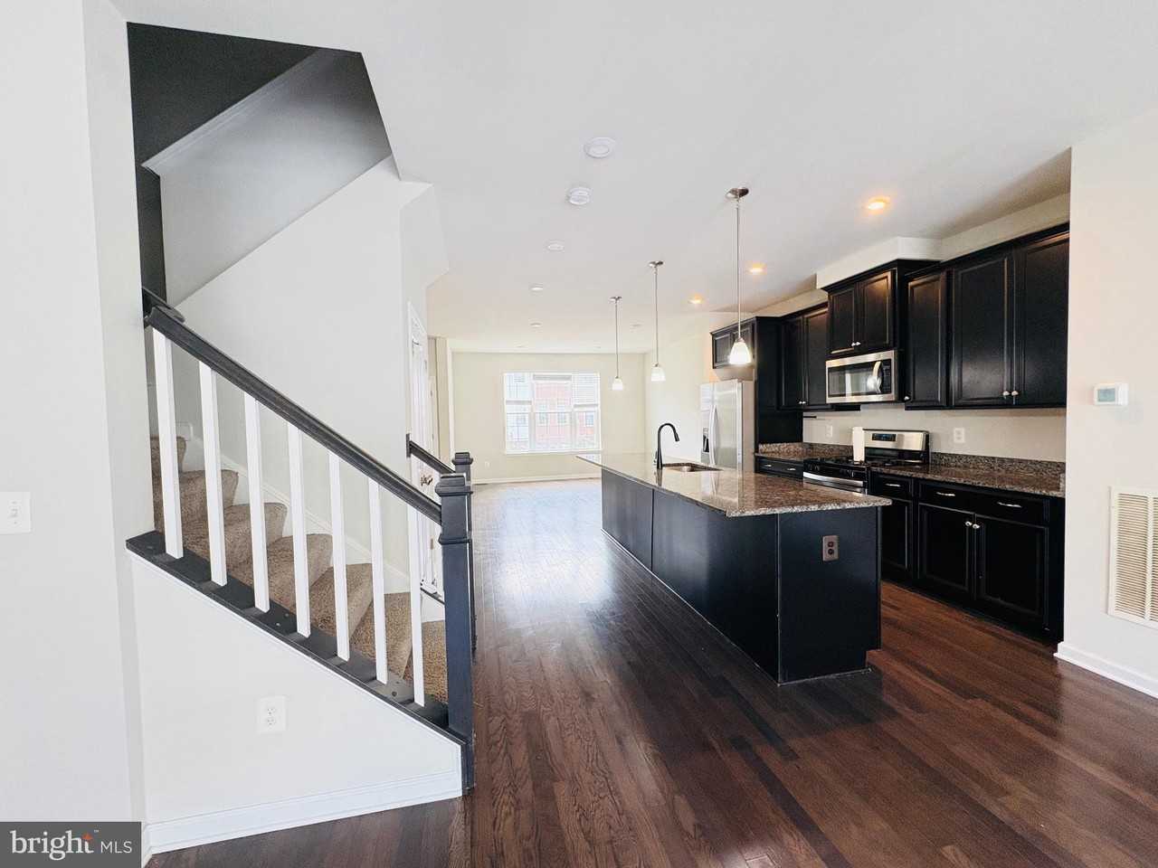 11032 Blackburn Cove Ln - Photo 4 of 16