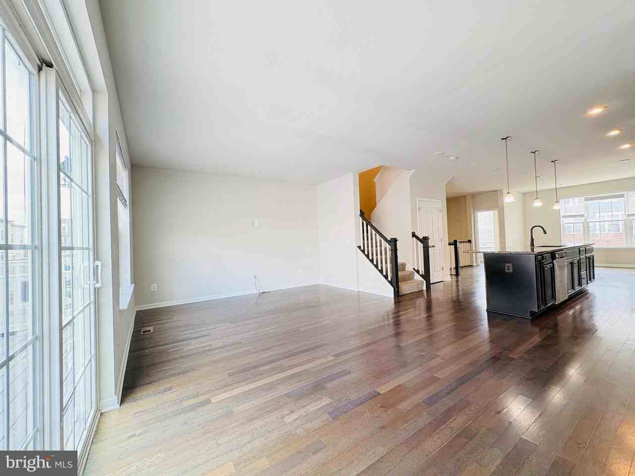 11032 Blackburn Cove Ln - Photo 6 of 16