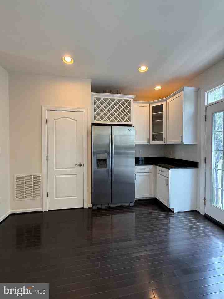 7476 Riding Meadow Way - Photo 2 of 28