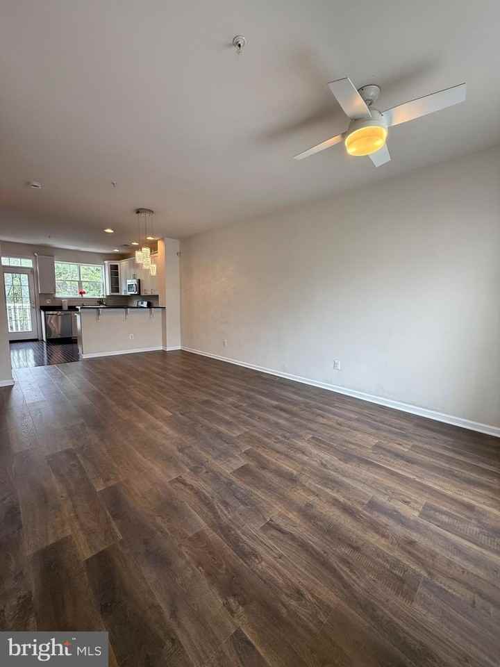 7476 Riding Meadow Way - Photo 5 of 28