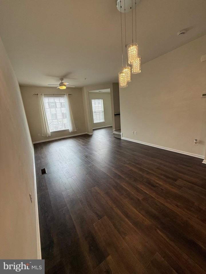 7476 Riding Meadow Way - Photo 7 of 28