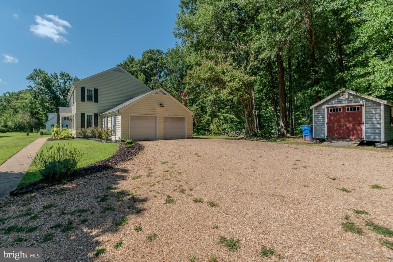 428 Ingleside Dr - Photo 2 of 50