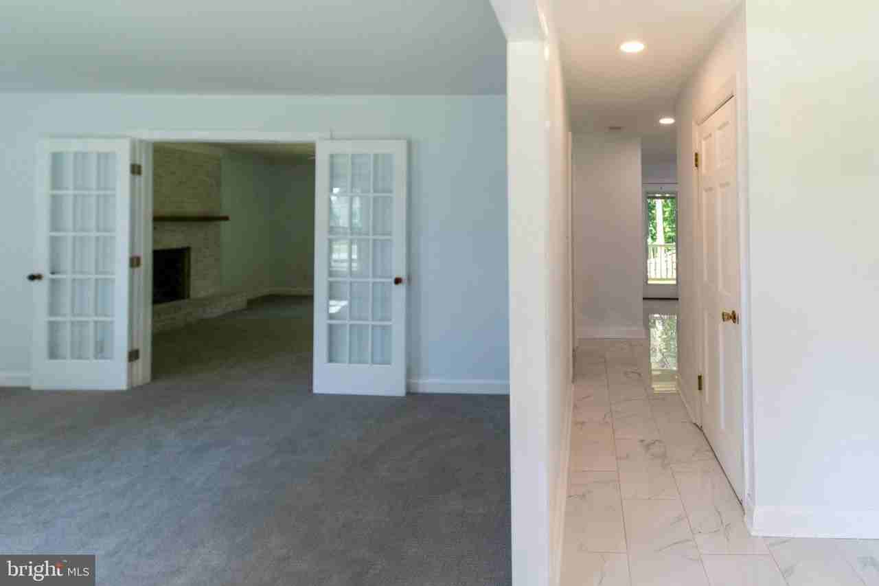 428 Ingleside Dr - Photo 7 of 50